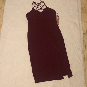 NWT- Haute Monde L Burgundy Stretch Dress w/ Adjustable Straps & Slit!